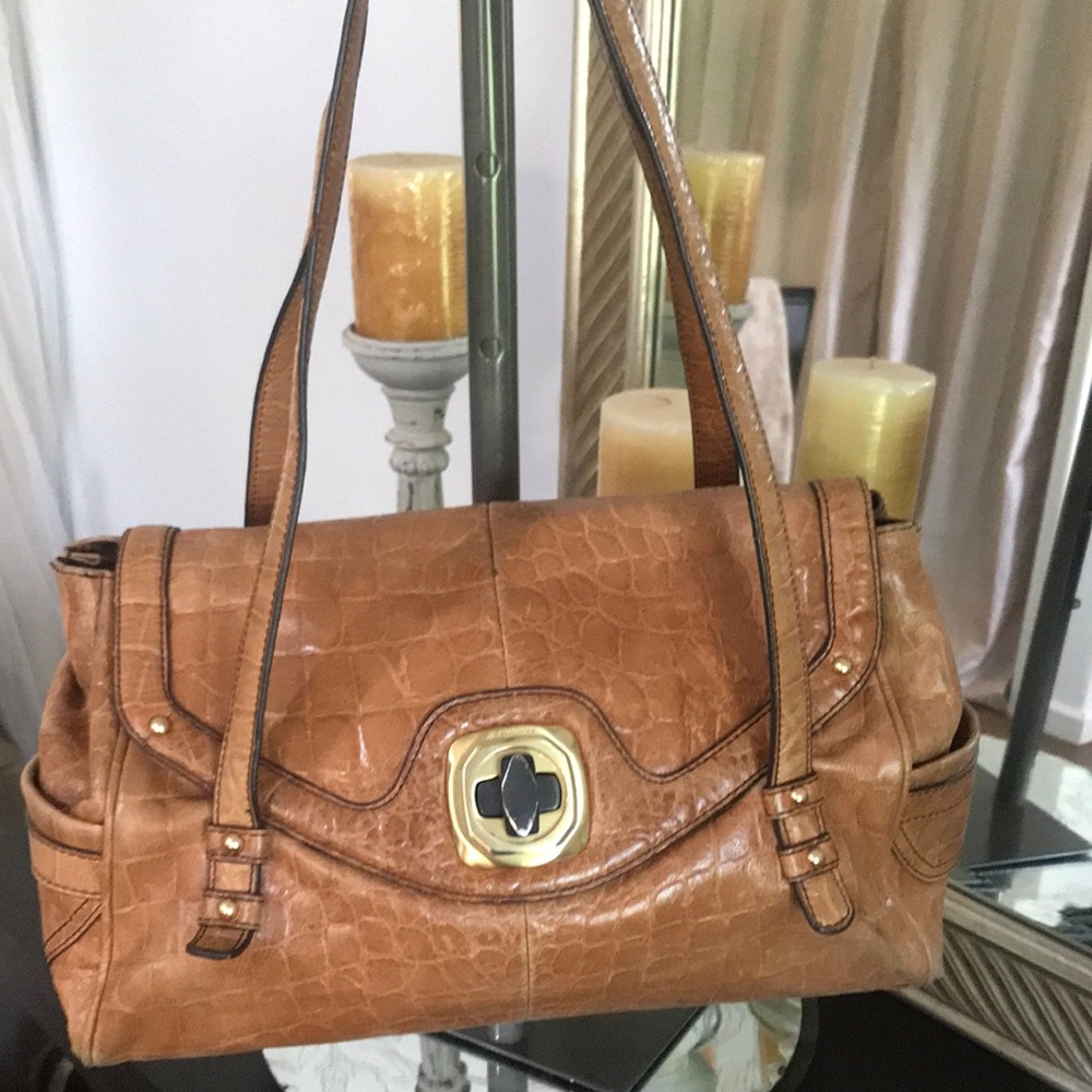 B MAKOWSKY Chic Brown Croc-Embossed Shoulder Bag Leather